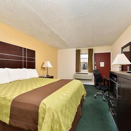 Americas Best Value Inn - Port Jefferson Station - Long Island Camera foto