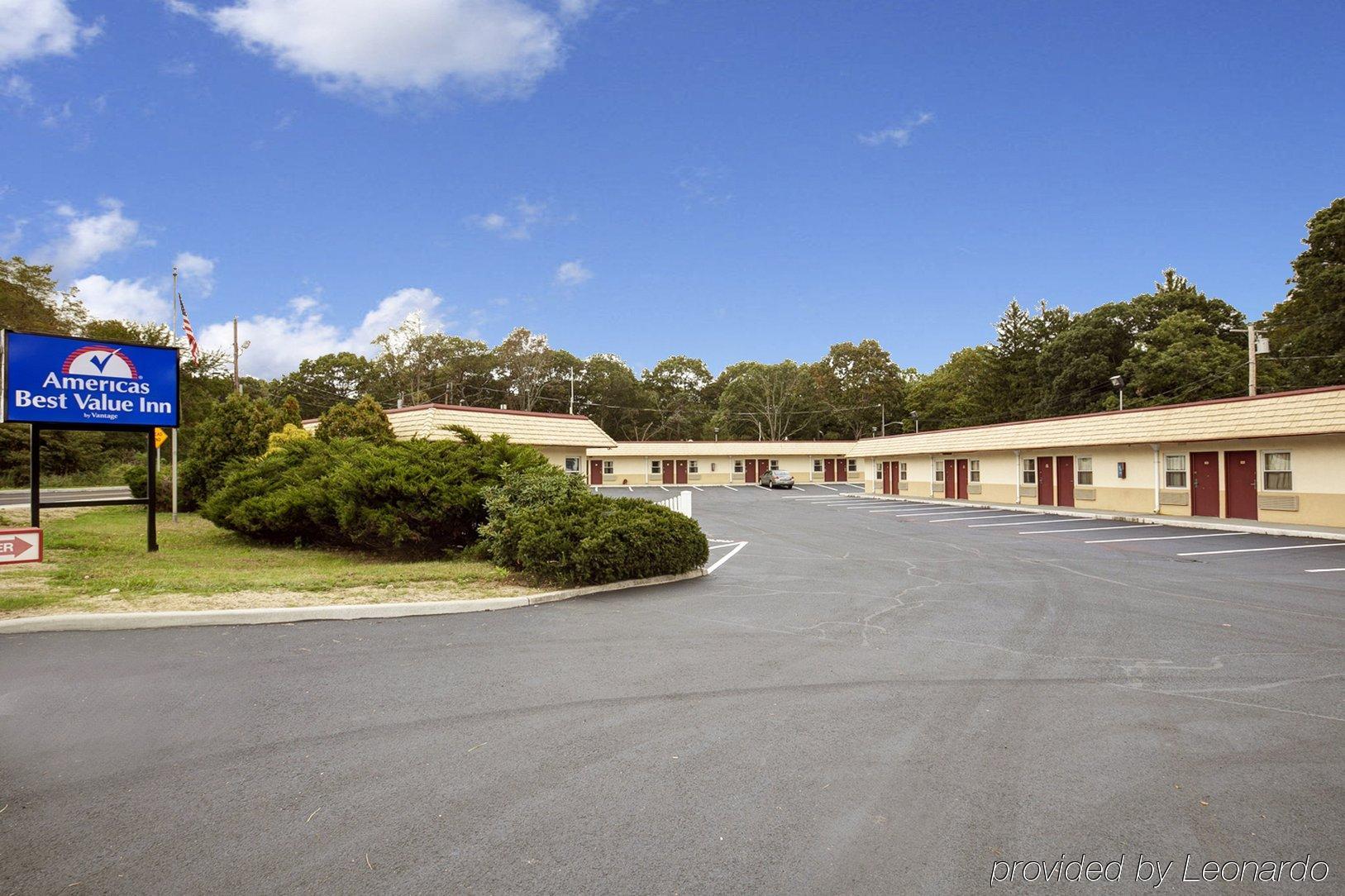 Americas Best Value Inn - Port Jefferson Station - Long Island Esterno foto