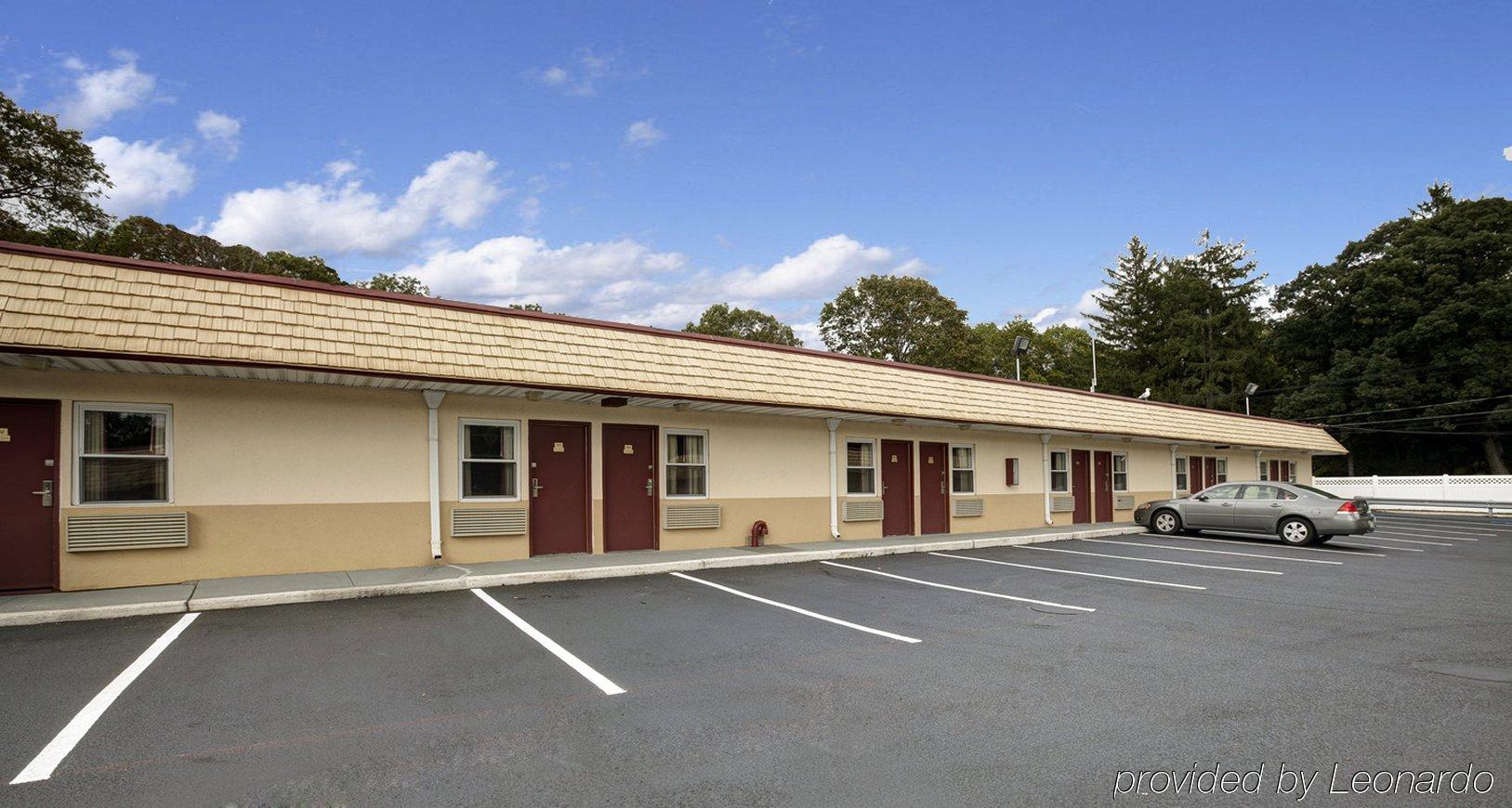 Americas Best Value Inn - Port Jefferson Station - Long Island Esterno foto