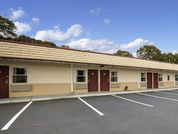 Americas Best Value Inn - Port Jefferson Station - Long Island Esterno foto